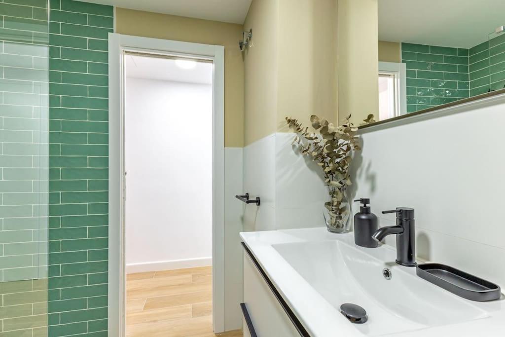 New Suite Reformada Con Excelente Ubicacion Seville Exterior photo